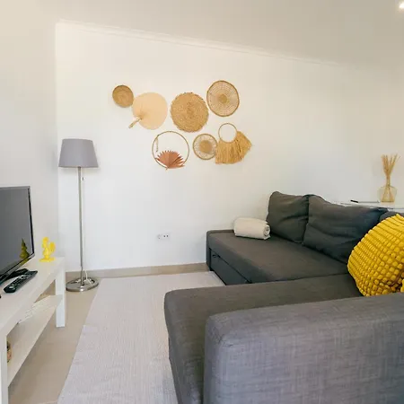 Tree House - Casa Limoeiro Hébergement de vacances *