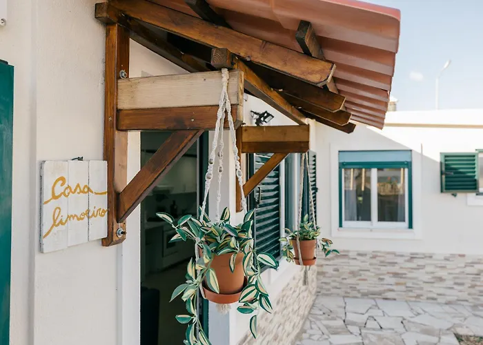 Tree House - Casa Limoeiro Дом отдыха *